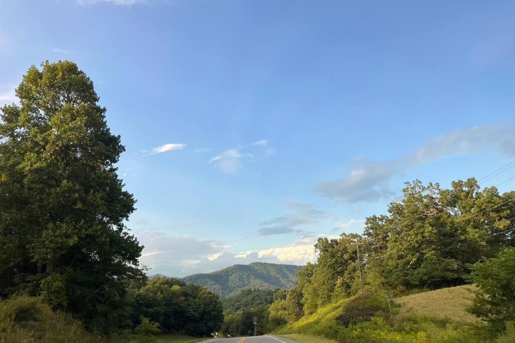 Riverside Relaxer W/Hot Tub+Fire Pit +Wifi & View فرانكلين المظهر الخارجي الصورة