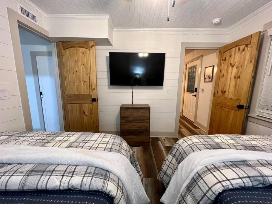 Riverside Relaxer W/Hot Tub+Fire Pit +Wifi & View فرانكلين المظهر الخارجي الصورة