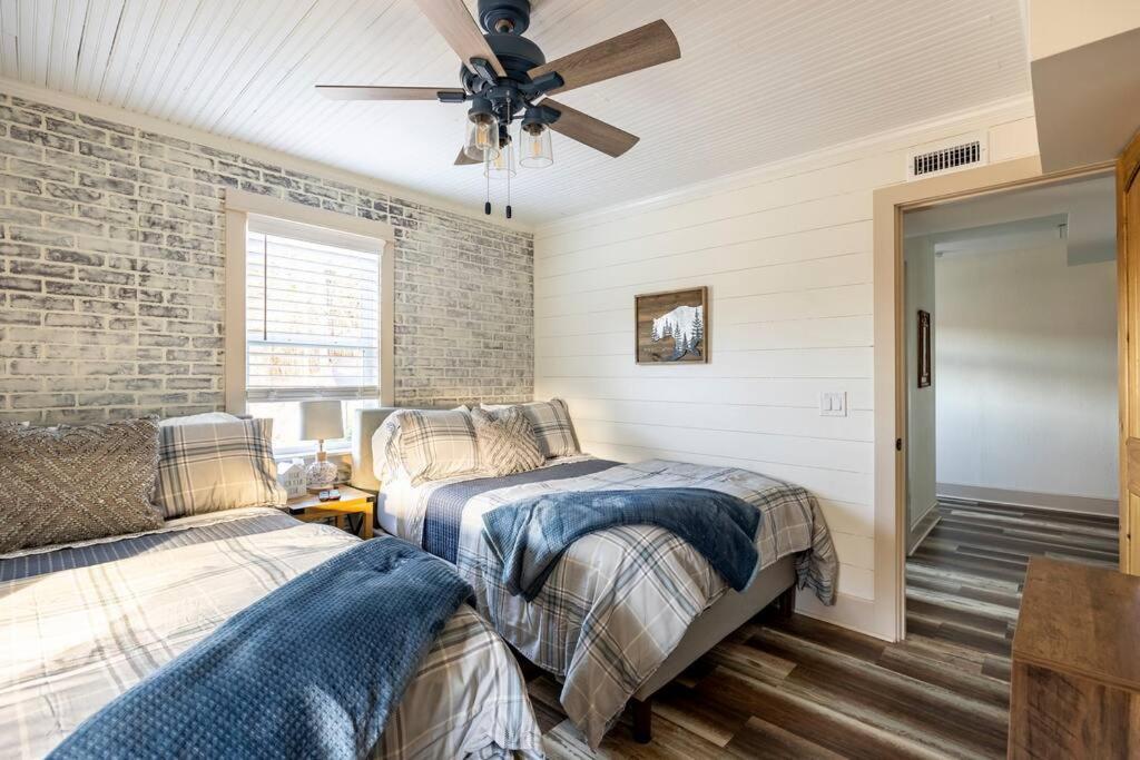 Riverside Relaxer W/Hot Tub+Fire Pit +Wifi & View فرانكلين المظهر الخارجي الصورة
