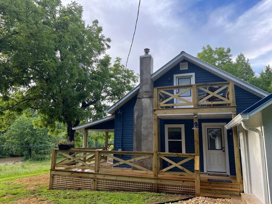 Riverside Relaxer W/Hot Tub+Fire Pit +Wifi & View فرانكلين المظهر الخارجي الصورة
