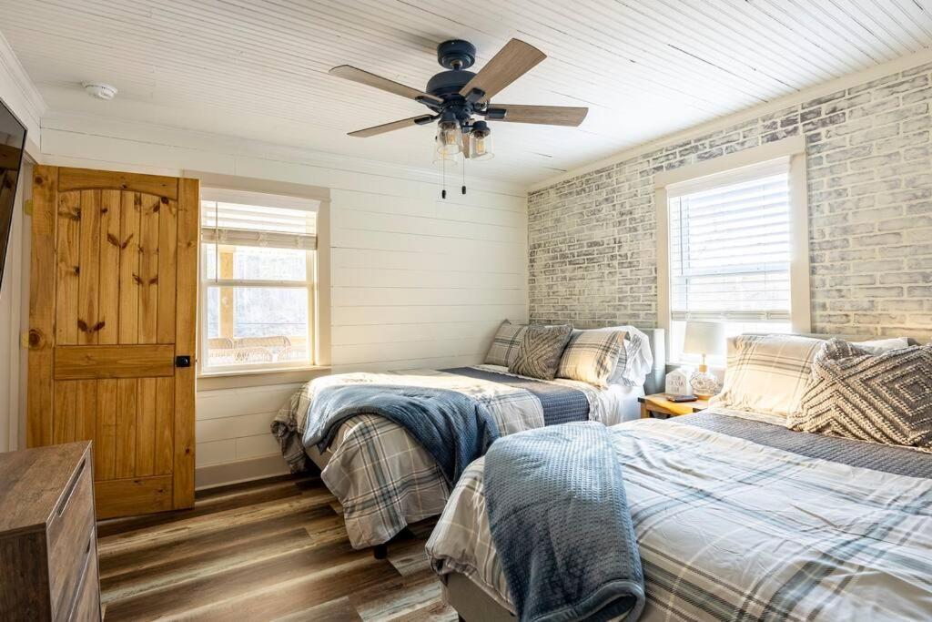 Riverside Relaxer W/Hot Tub+Fire Pit +Wifi & View فرانكلين المظهر الخارجي الصورة
