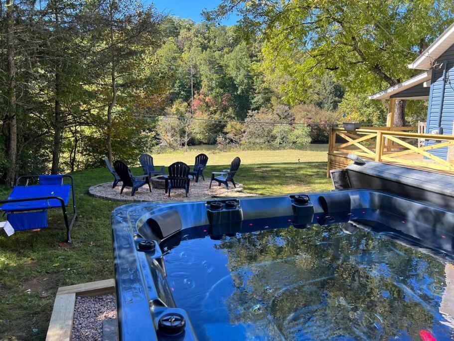 Riverside Relaxer W/Hot Tub+Fire Pit +Wifi & View فرانكلين المظهر الخارجي الصورة