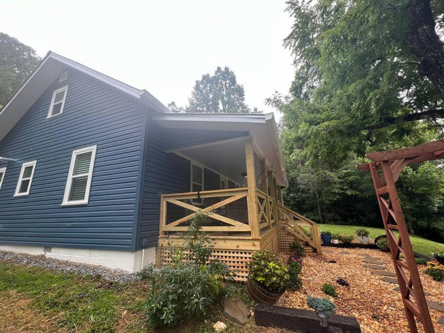 Riverside Relaxer W/Hot Tub+Fire Pit +Wifi & View فرانكلين المظهر الخارجي الصورة
